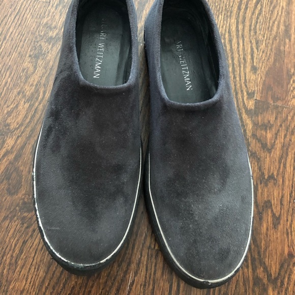 Stunning Stuart Weitzman sneaker shoe. Size 9.5 in black/gray suede. - Picture 1 of 3